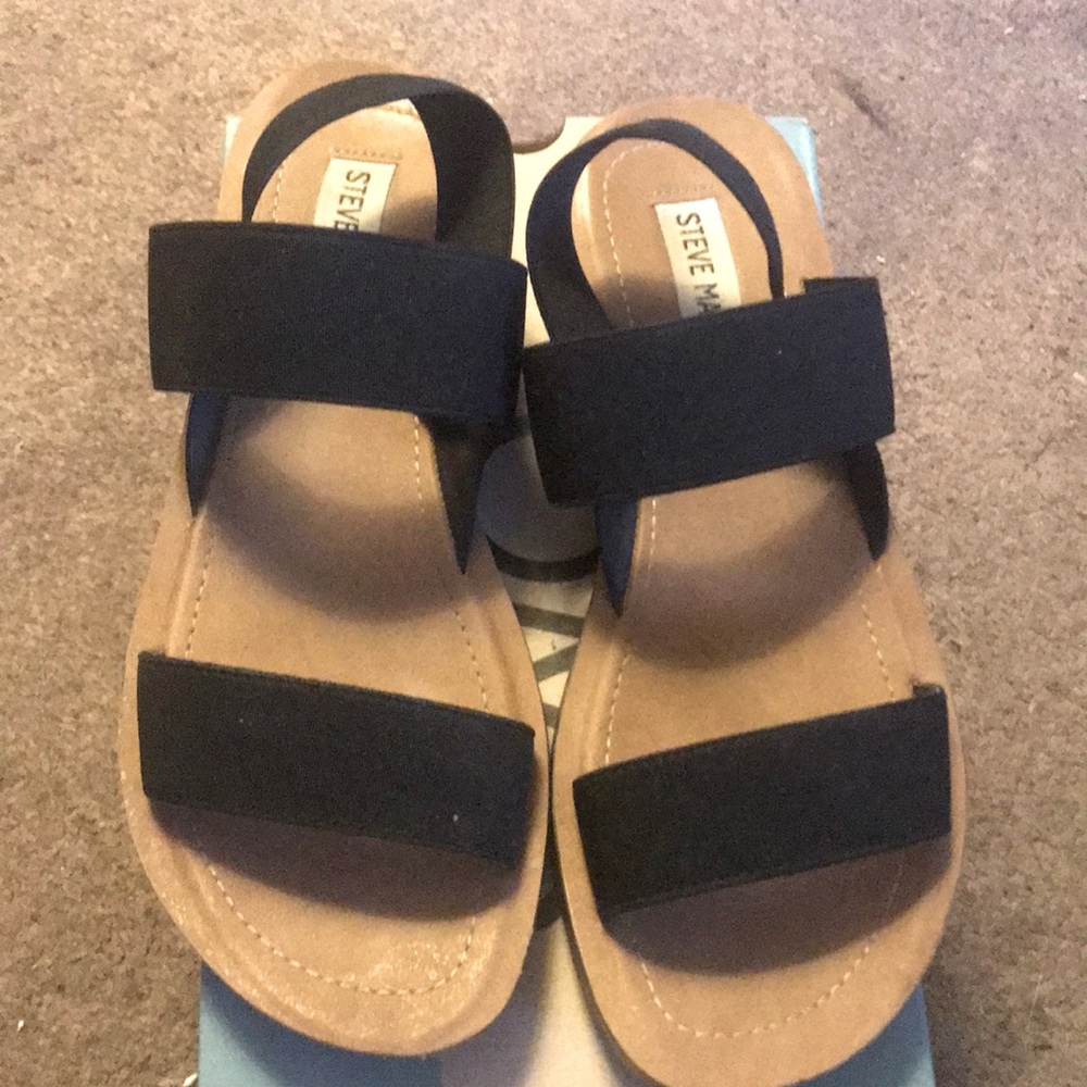 Steve Madden Black Sandles